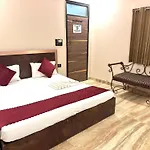 Hotel Kelson Dx With Parking, 2Mins From Metro Station Near New Delhi Railway Station