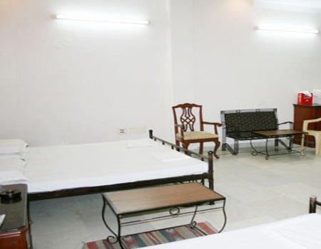 Kelson Dx With Parking, 2mins From Metro Station Near Railway Station 2* New Delhi