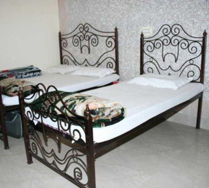 Kelson Dx With Parking, 2mins From Metro Station Near Railway Station New Delhi