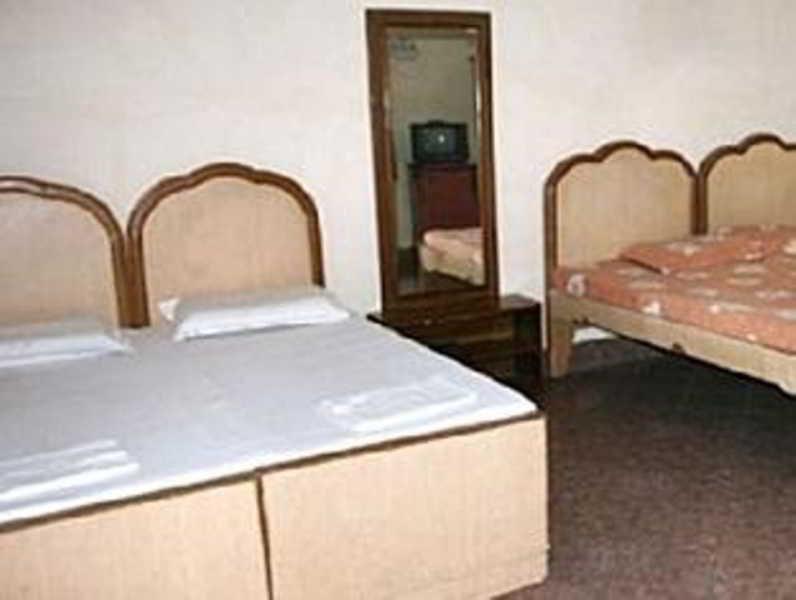 Kelson Dx With Parking, 2mins From Metro Station Near Railway Station New Delhi
